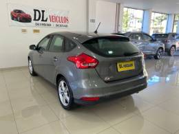 FORD - FOCUS - 2017/2018 - Cinza - R$ 68.900,00