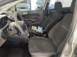 FORD - FIESTA - 2014/2014 - Prata - R$ 43.900,00
