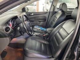 FORD - FOCUS - 2008/2009 - Preta - R$ 37.900,00