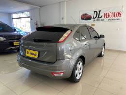 FORD - FOCUS - 2012/2013 - Cinza - R$ 45.900,00
