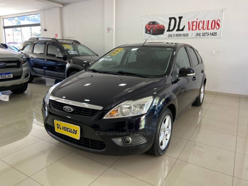 FORD - FOCUS - 2012/2013 - Preta - R$ 45.900,00
