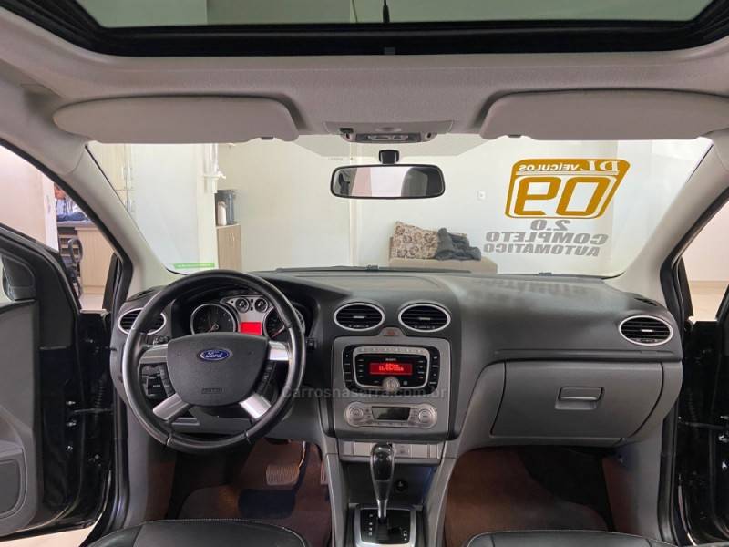 FORD - FOCUS - 2008/2009 - Preta - R$ 37.900,00