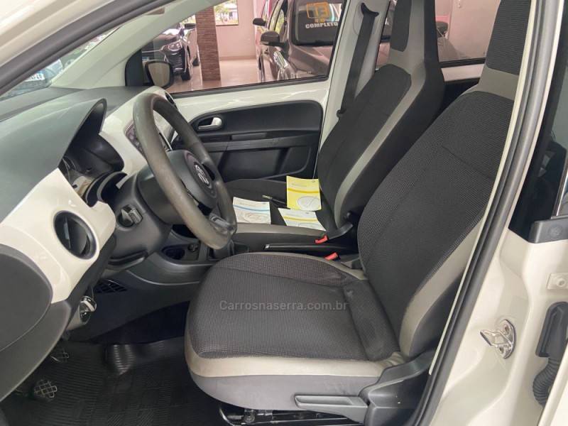 VOLKSWAGEN - UP - 2014/2015 - Branca - R$ 42.900,00