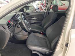 VOLKSWAGEN - VOYAGE - 2021/2022 - Branca - R$ 62.900,00