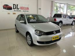 VOLKSWAGEN - POLO - 2013/2014 - Prata - R$ 45.900,00