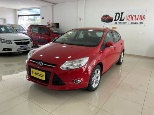 FORD - FOCUS - 2014/2015 - Vermelha - R$ 59.900,00