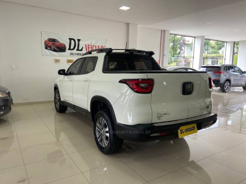 FIAT - TORO - 2021/2022 - Branca - R$ 114.900,00